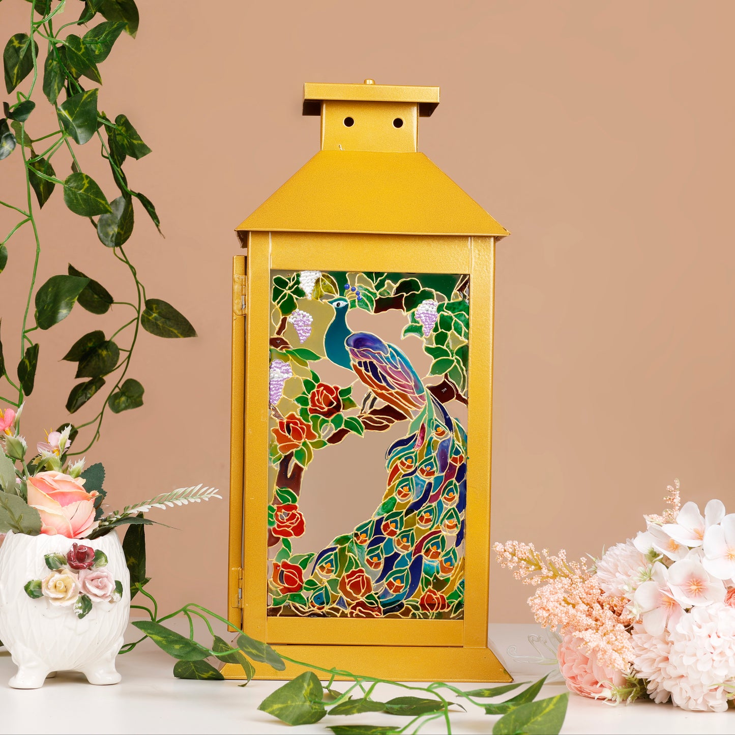 dancing-to-the-tunes-gold-lantern-top-view.jpg