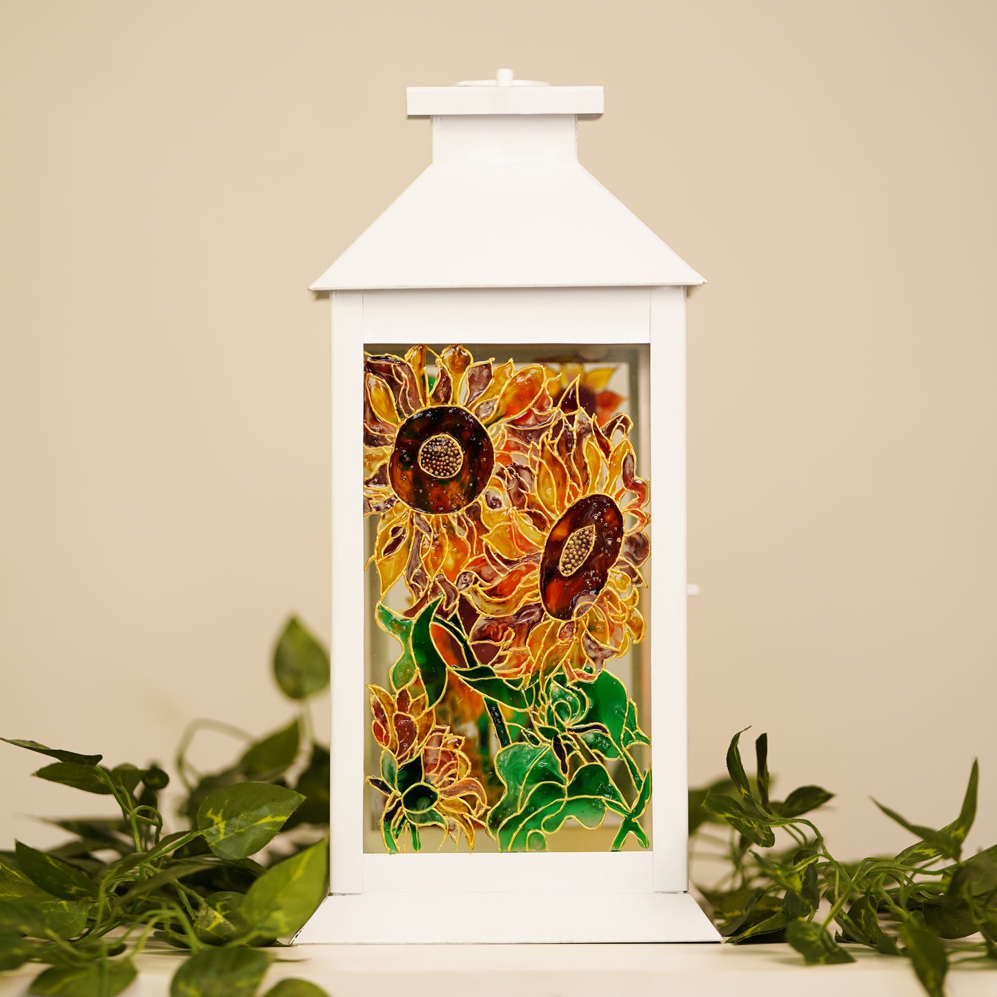 Front view of the Blooming Glory Lantern