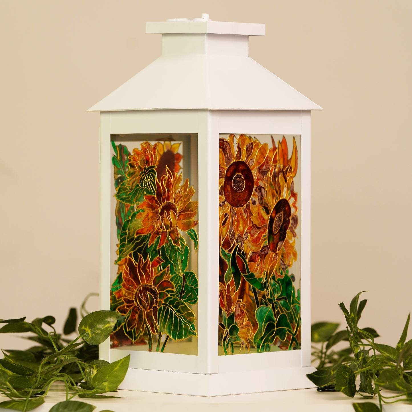 Side view of the Blooming Glory Lantern