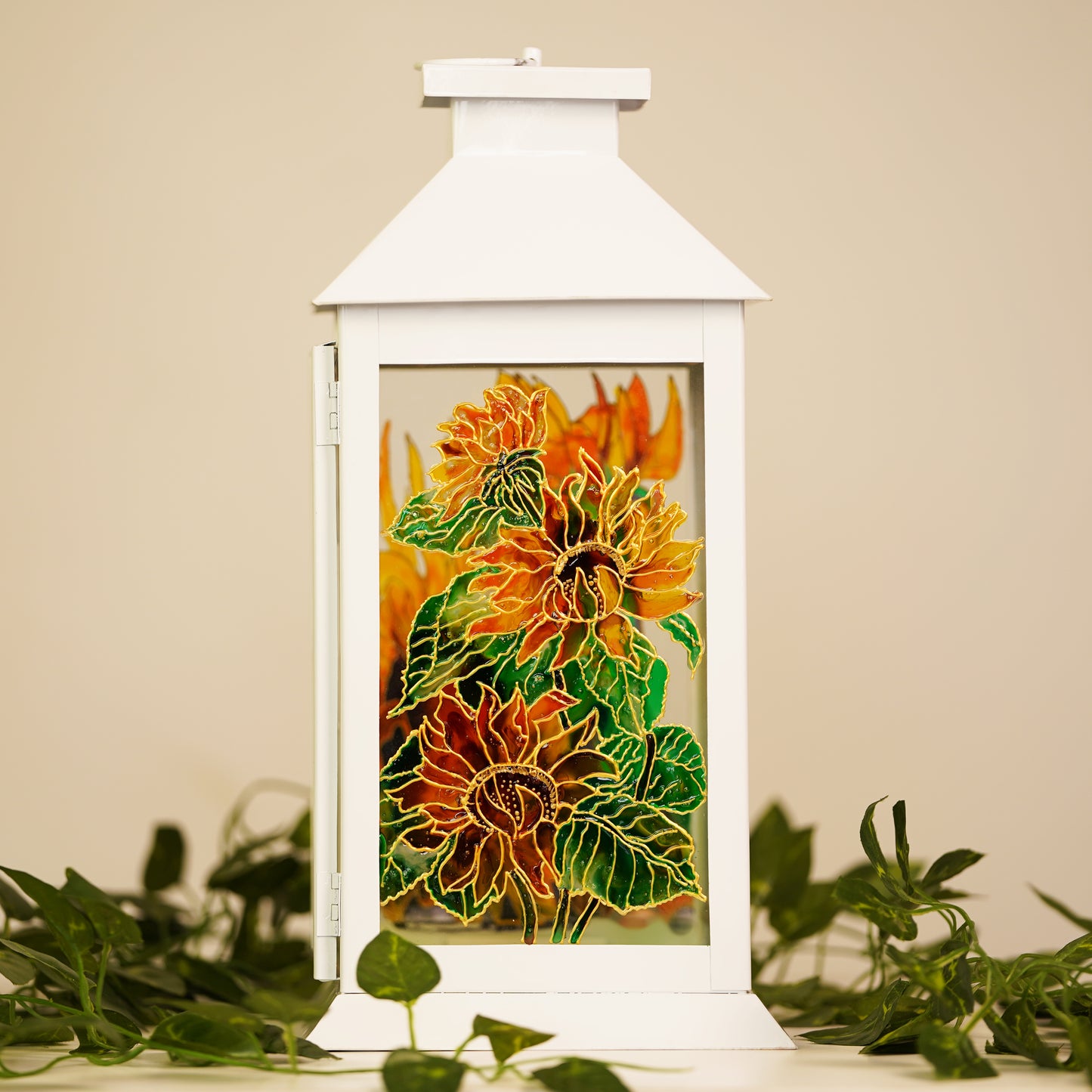 Angled view of the Blooming Glory Lantern