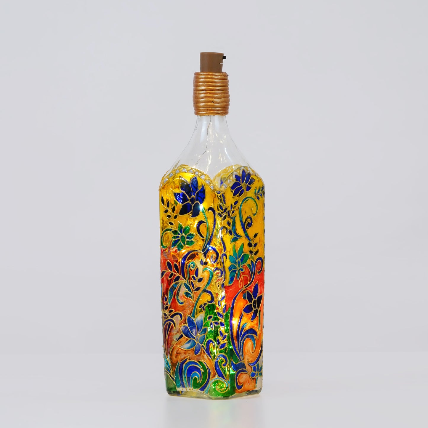 Close-up-of-handcrafted-cork-of-Mysterious-Vineyard-Bottle-Lamp.jpg