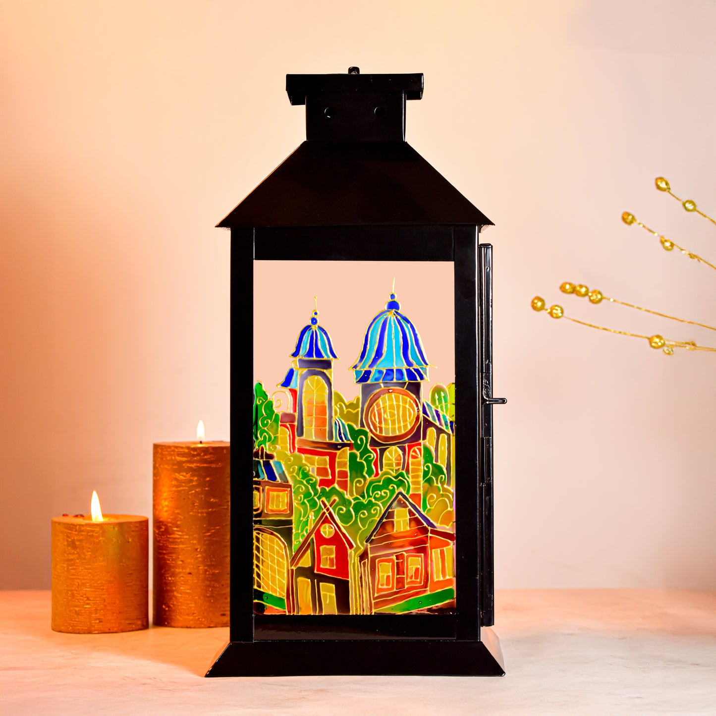 Majestic-Manor-Lantern-on-table-creating-mesmerizing-magical-aura-when-lit.jpg