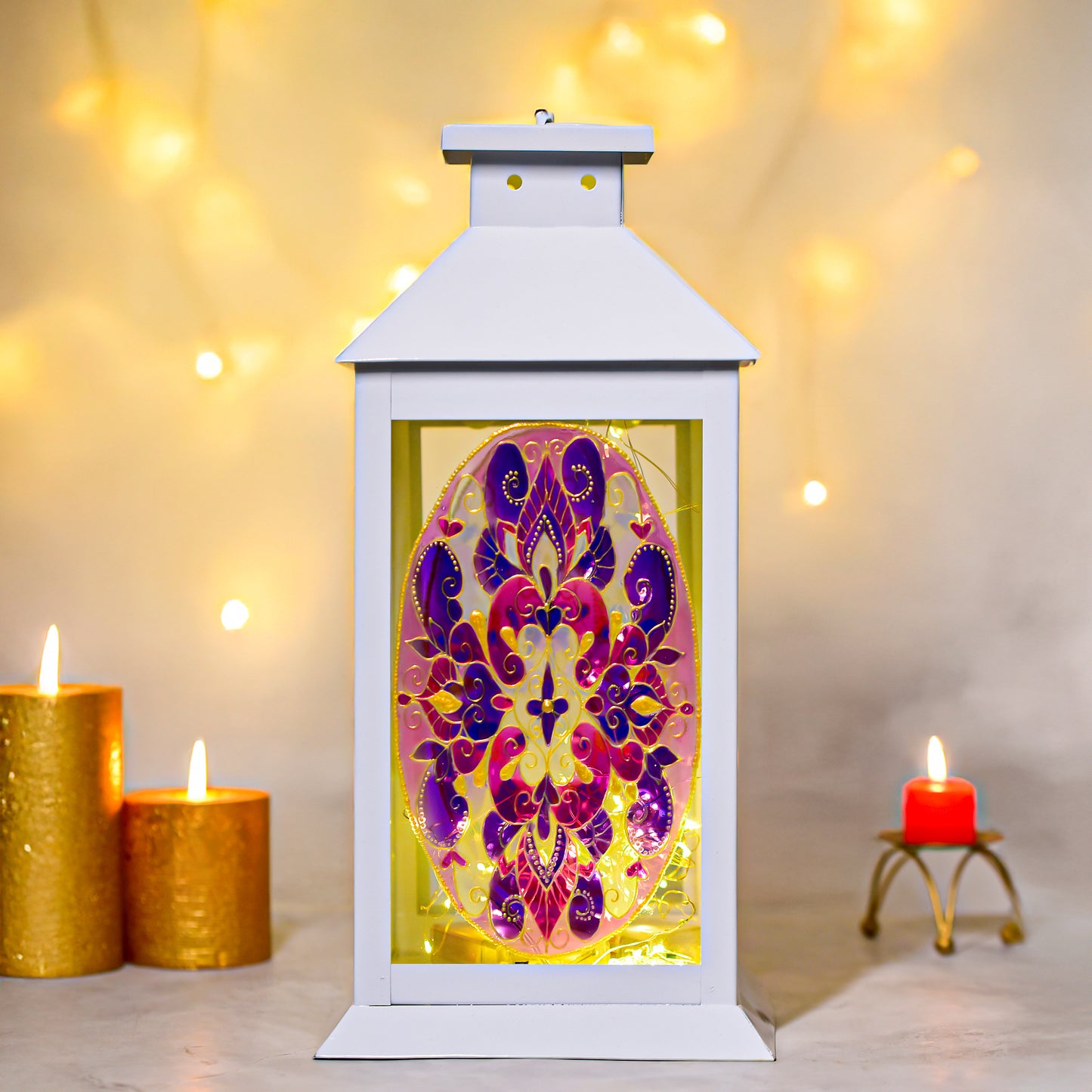 Close-up-Regal-Velvet-Lantern-Detail.jpg