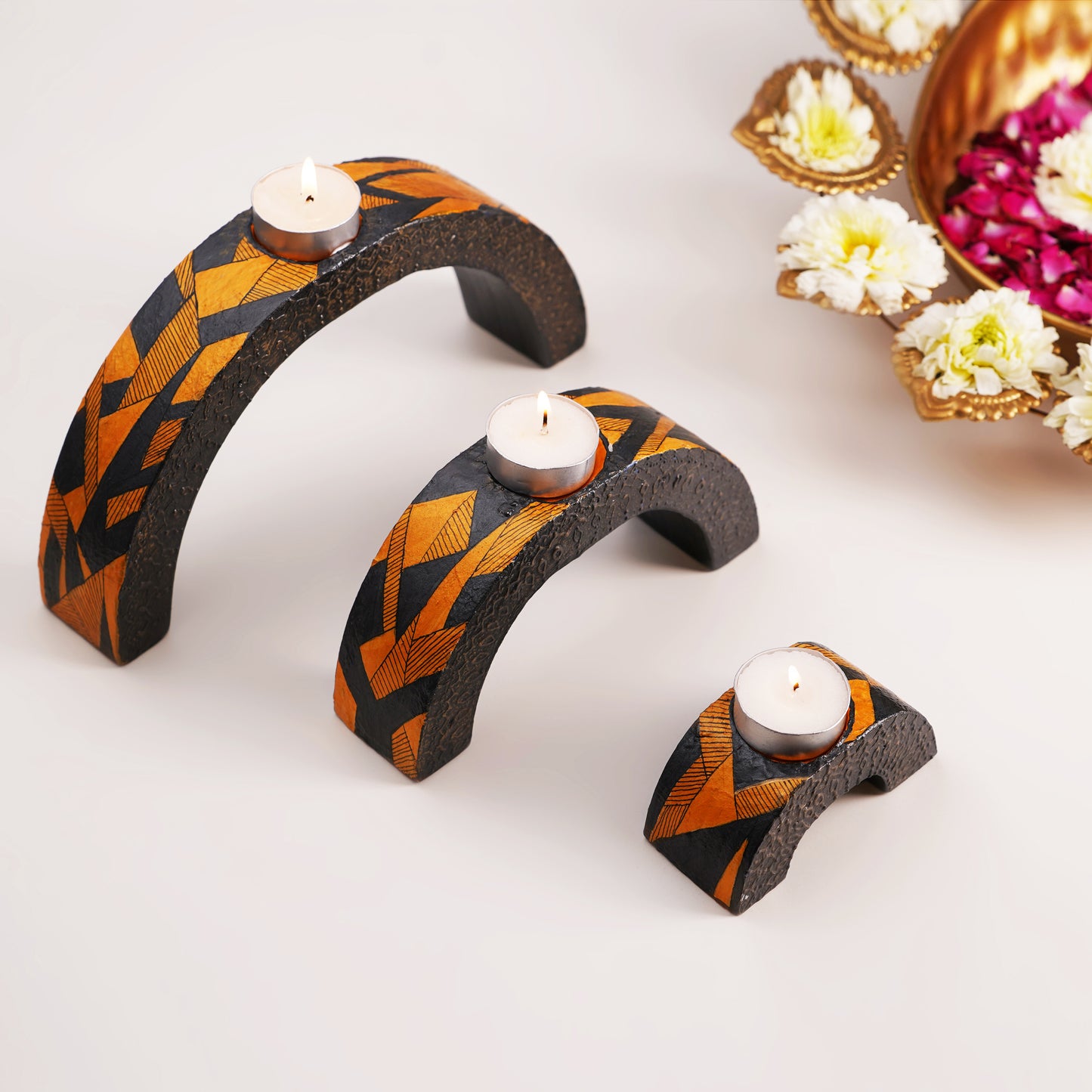 radiant-arc-tea-light-holder-close-up-detail.jpg